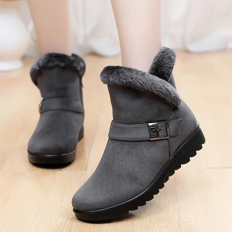 Bota Cano Curto Feminina - Versatilidade e Elegância em Cada Detalhe!