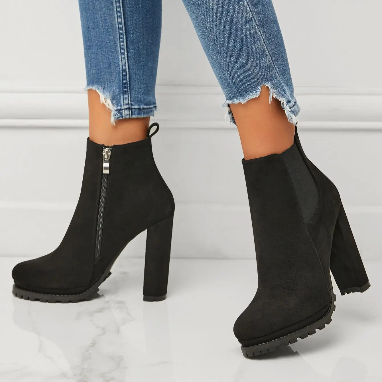Bota Veludo Cano Curto - Toque de Luxo Para Dias de Frio!