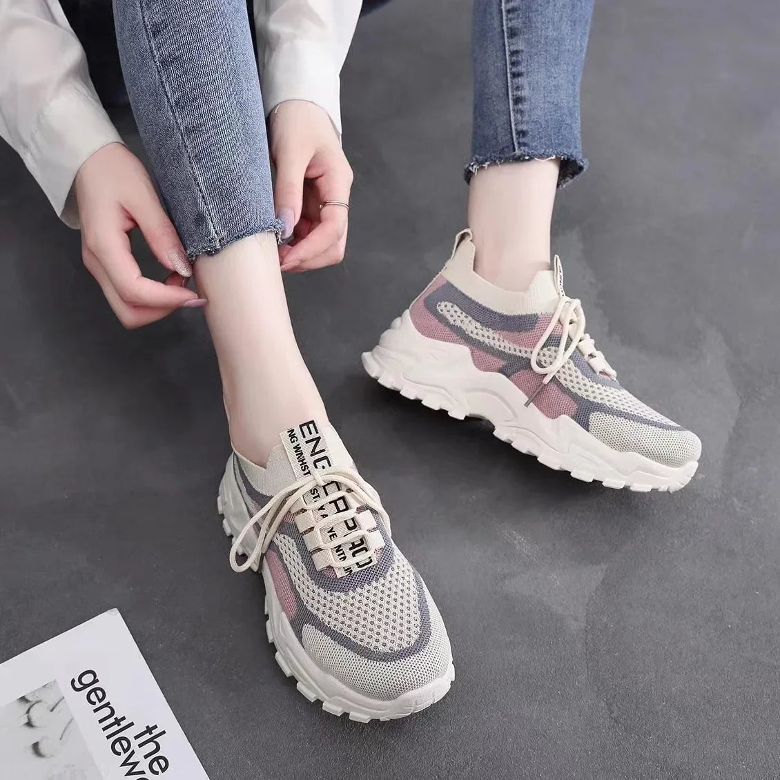 2025 primavera novo ultra-leve tênis de corrida esportes sapatos femininos malha antiderrapante respirável sola macia leve sapatos casuais