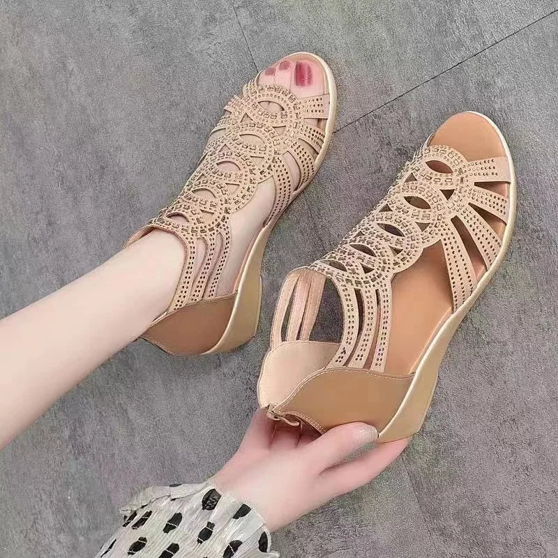 2024 verão novas sandálias romanas de couro macio feminino sola macia outwear sapatos de cunha moda casual designer sapato senhoras