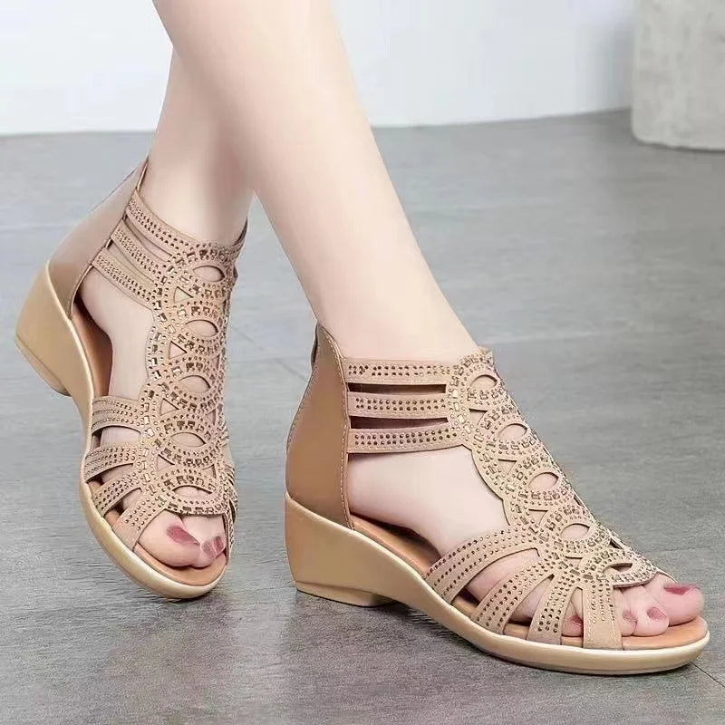 2024 verão novas sandálias romanas de couro macio feminino sola macia outwear sapatos de cunha moda casual designer sapato senhoras